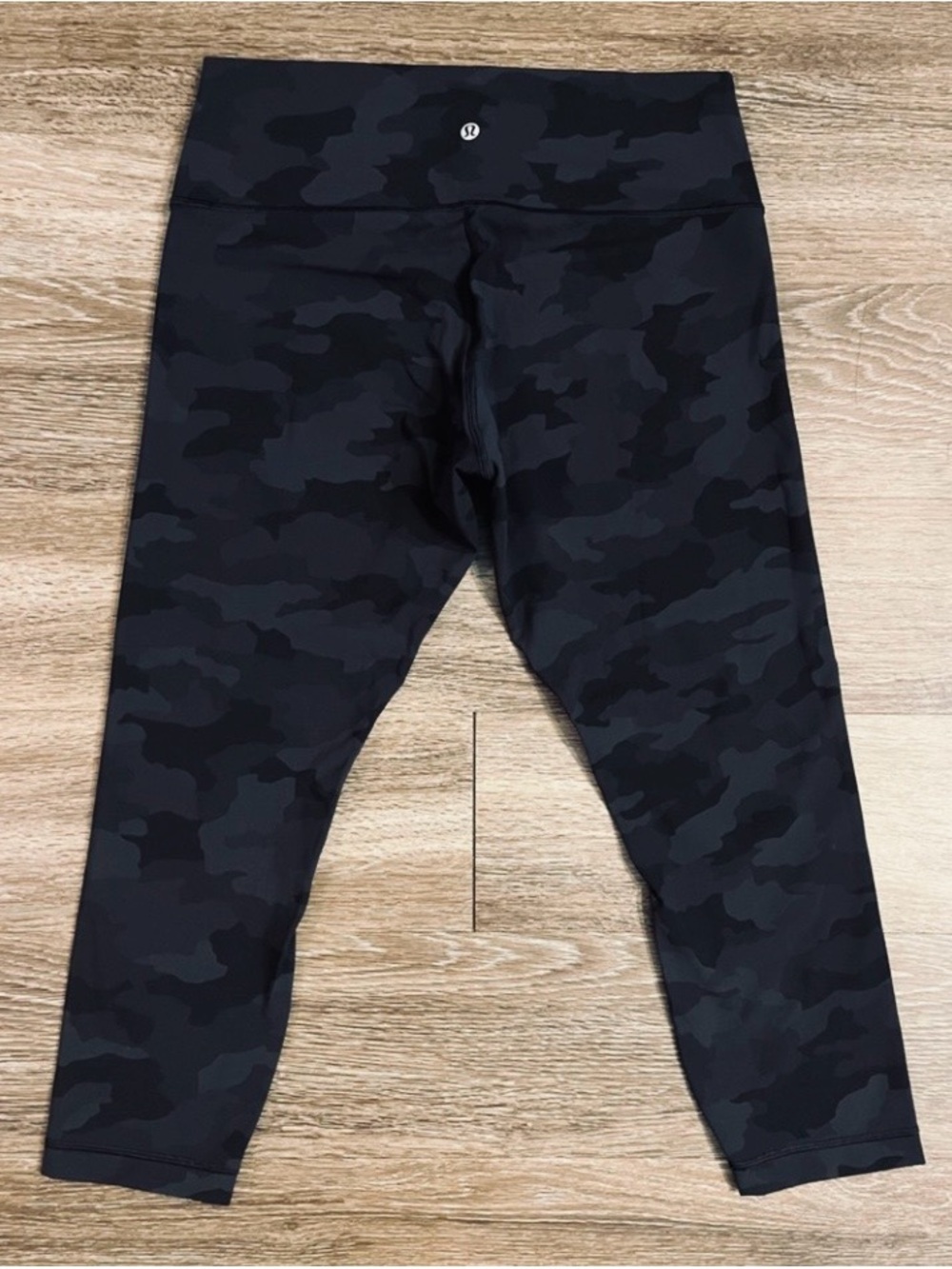 Lululemon Wunder Under High-Rise Crop 23" in Heritage 365 Camo Deep Coal Multi 8 - Picture 5 of 7